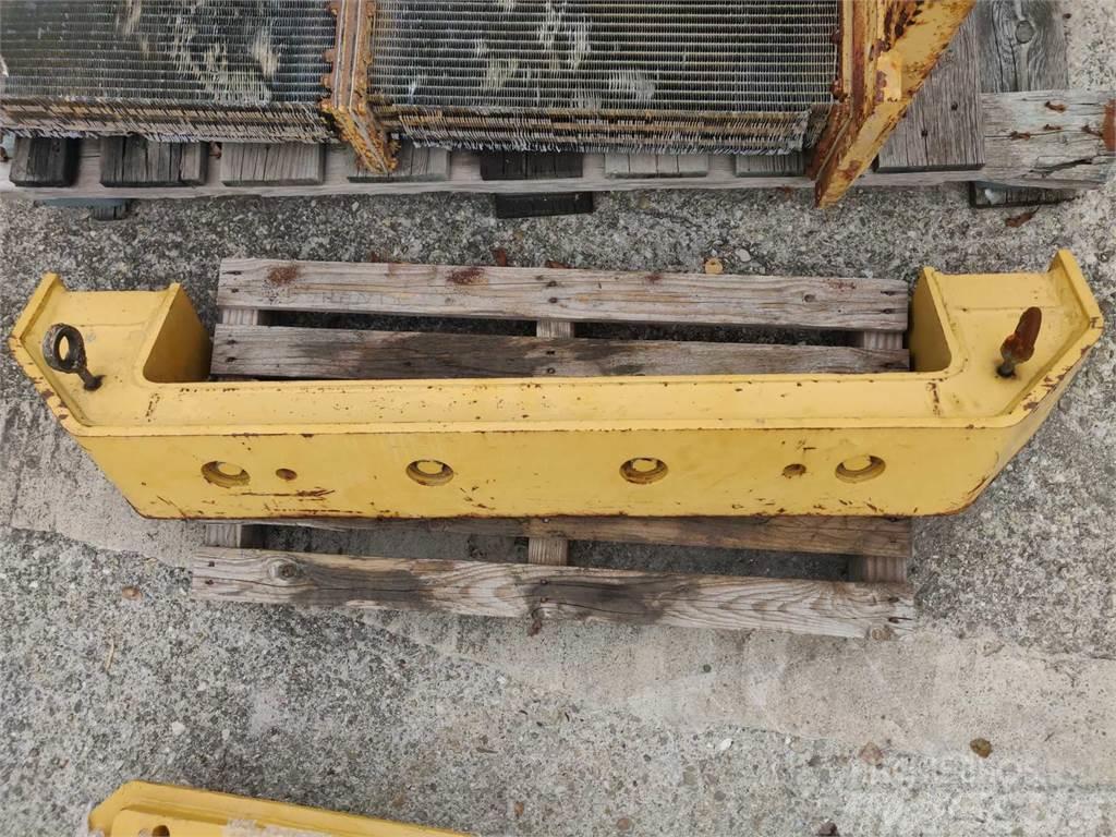 CAT 953C Chassis and suspension