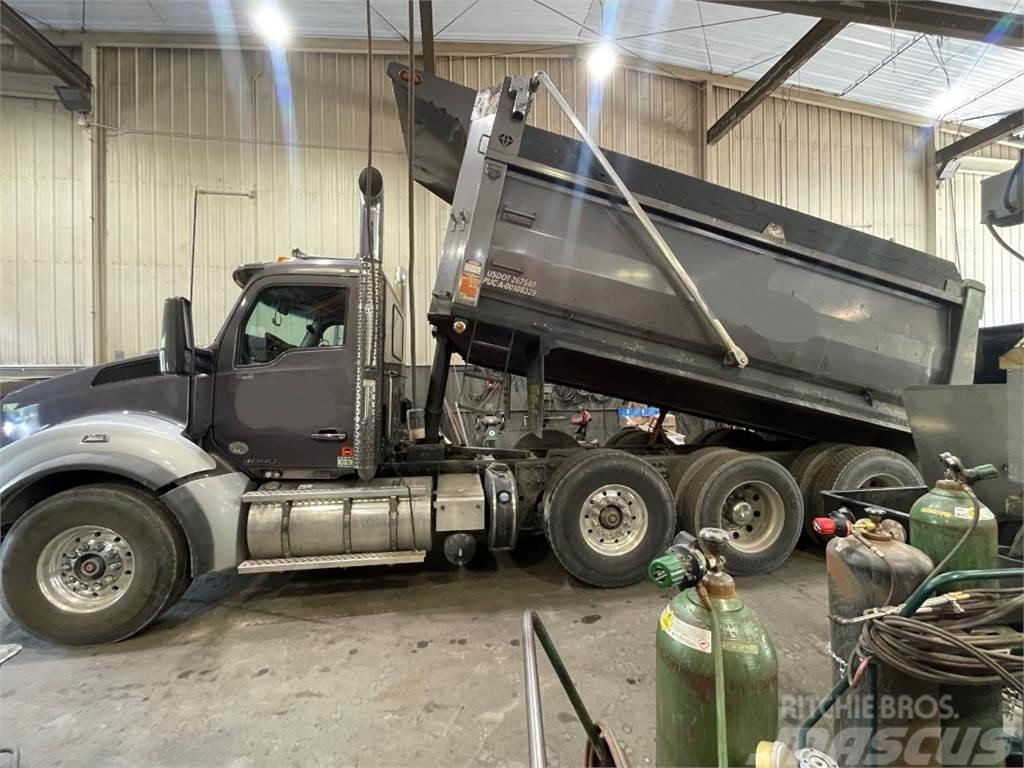 Kenworth T880 Triaxle Dump Truck Kiper kamioni