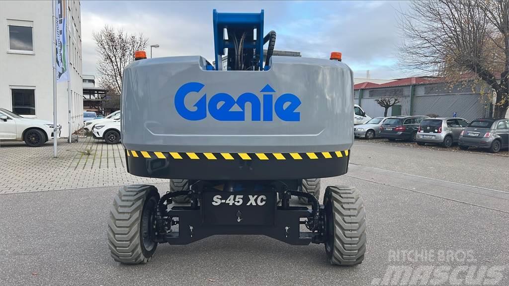 Genie S-45 XC Articulated boom lifts