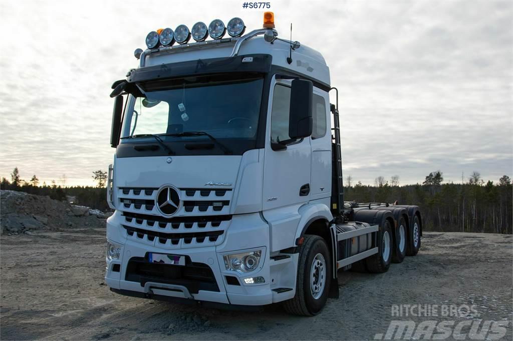 Mercedes-Benz AROCS 3251 8X4 Tridem Hook Truck Hook lift trucks