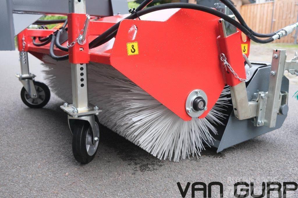 Weidemann Veegmachine met hydraulische opvangbak en zijborst Sweepers