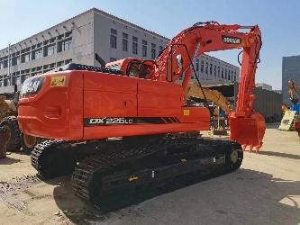 Doosan DX 225