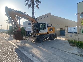 Liebherr A918