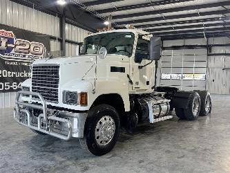 Mack Pinnacle