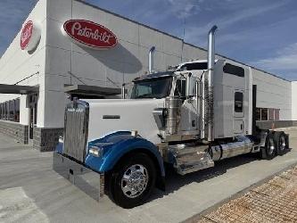 Kenworth W900B