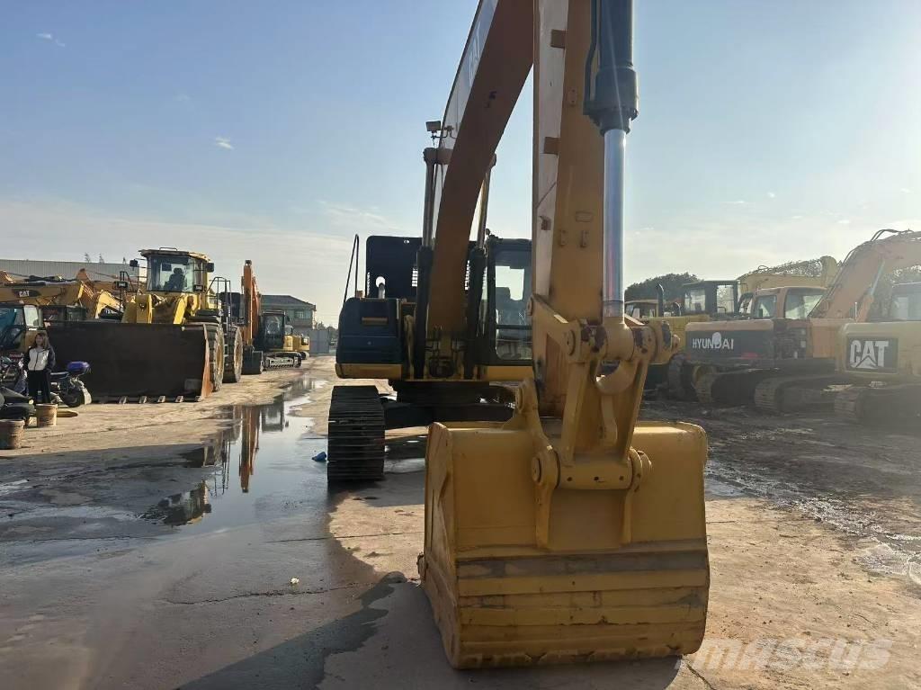 CAT 325 D Bageri gusjeničari