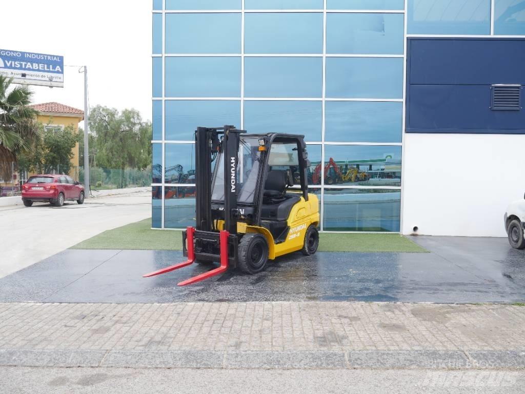 Hyundai 25 D-9 Dizelski viličari