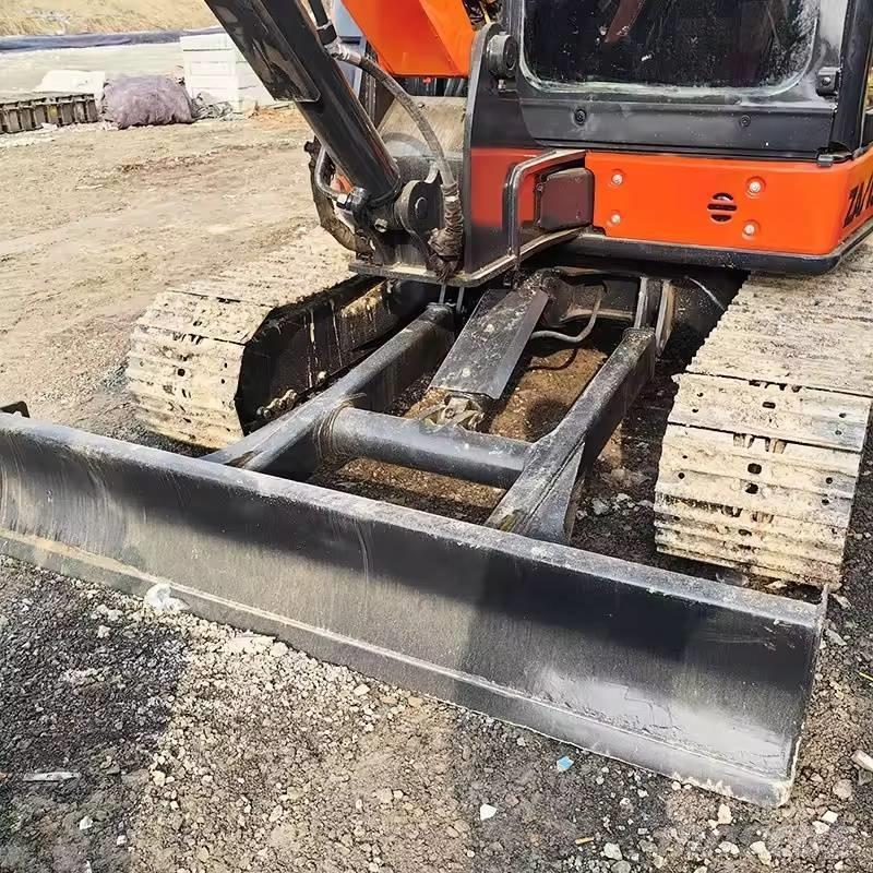 Hitachi ZX 55 Mini bageri <7t