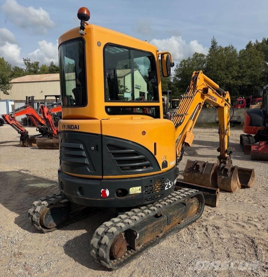 Hyundai R25Z-9 AK Mini bageri <7t