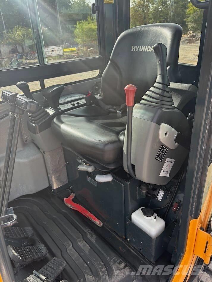 Hyundai R25Z-9 AK Mini bageri <7t