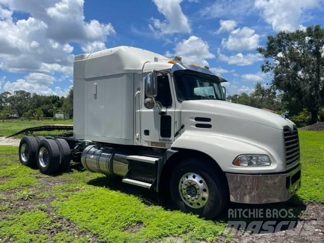 Mack CXU613 Pinnacle Traktorske jedinice