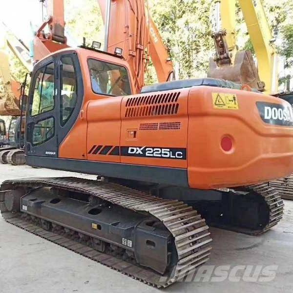 Doosan DX 225 Bageri gusjeničari