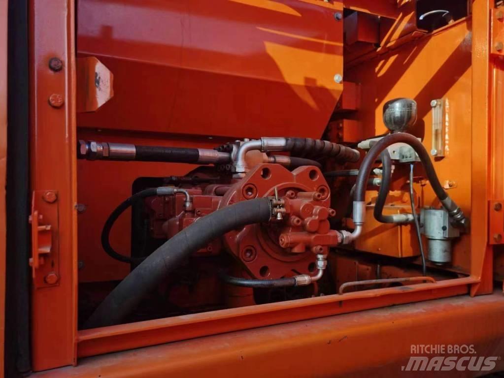 Doosan DH 220 Bageri gusjeničari