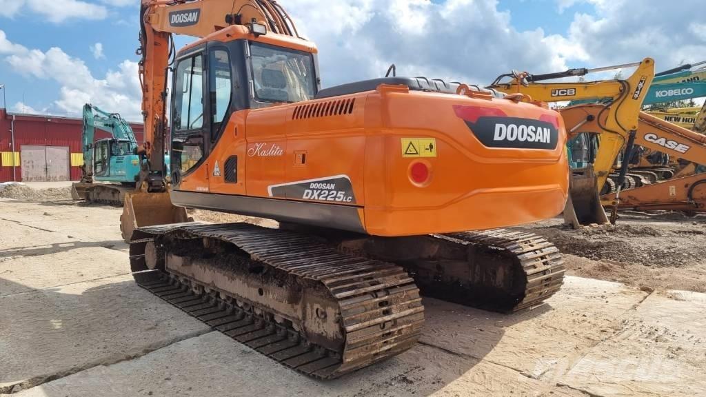 Doosan DX 225 LC Bageri gusjeničari