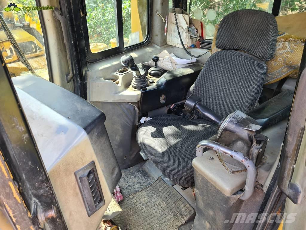 CAT D 6 R XL Buldožeri gusjeničari