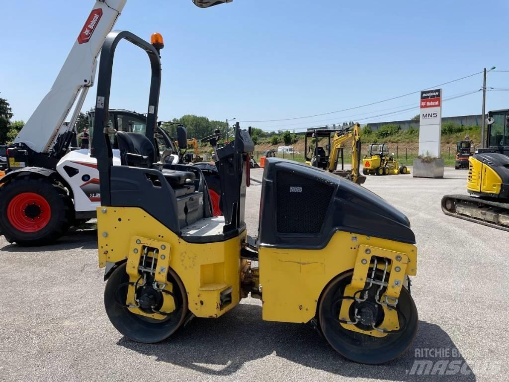 Bomag BW 100 AD-5 Valjci sa dvojnim bubnjem