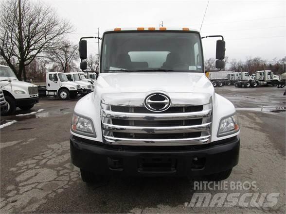 Hino 338 Kombiji / vakuumski kamioni
