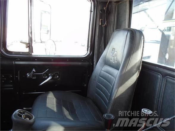 Mack RD600 Rol kiper kamioni s kukama za dizanje