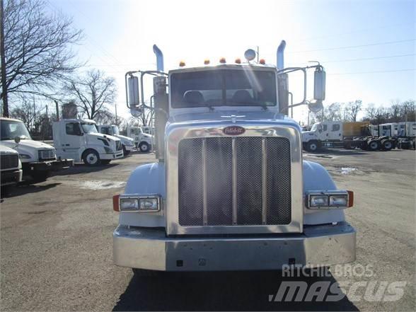 Peterbilt 365 Kombiji / vakuumski kamioni
