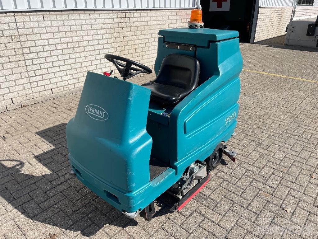 Tennant 7100 Strojevi za metenje