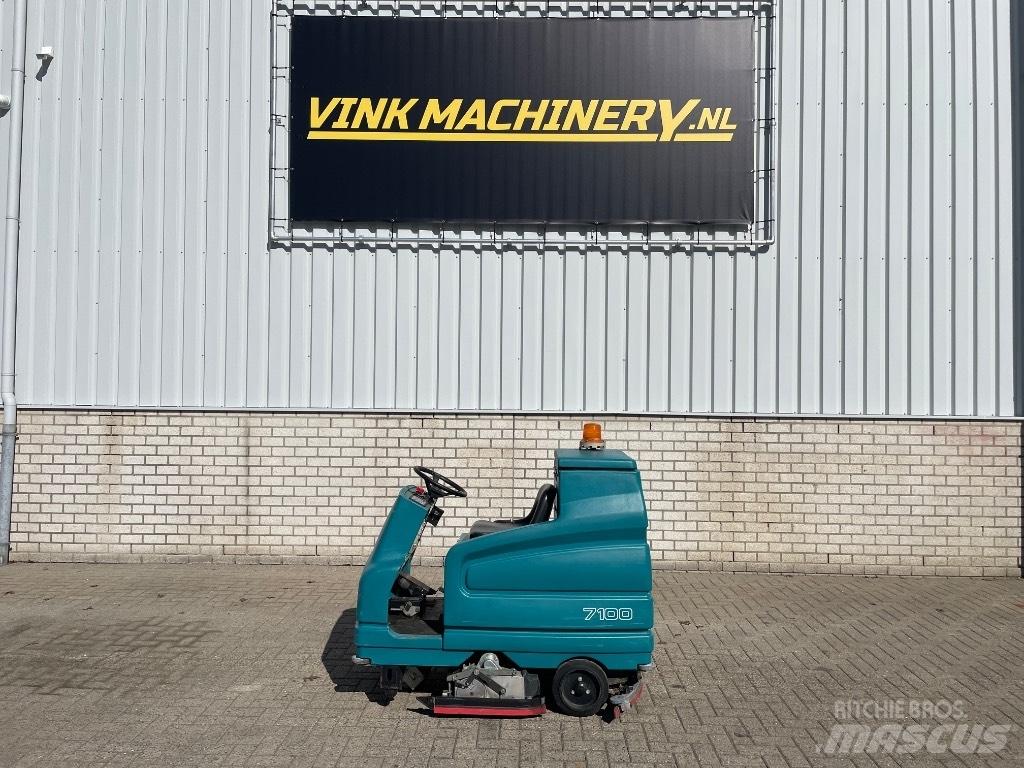Tennant 7100 Strojevi za metenje
