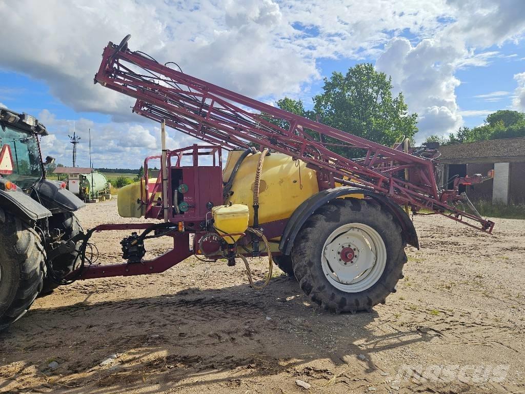Hardi Commander 2800 Vučene prskalice