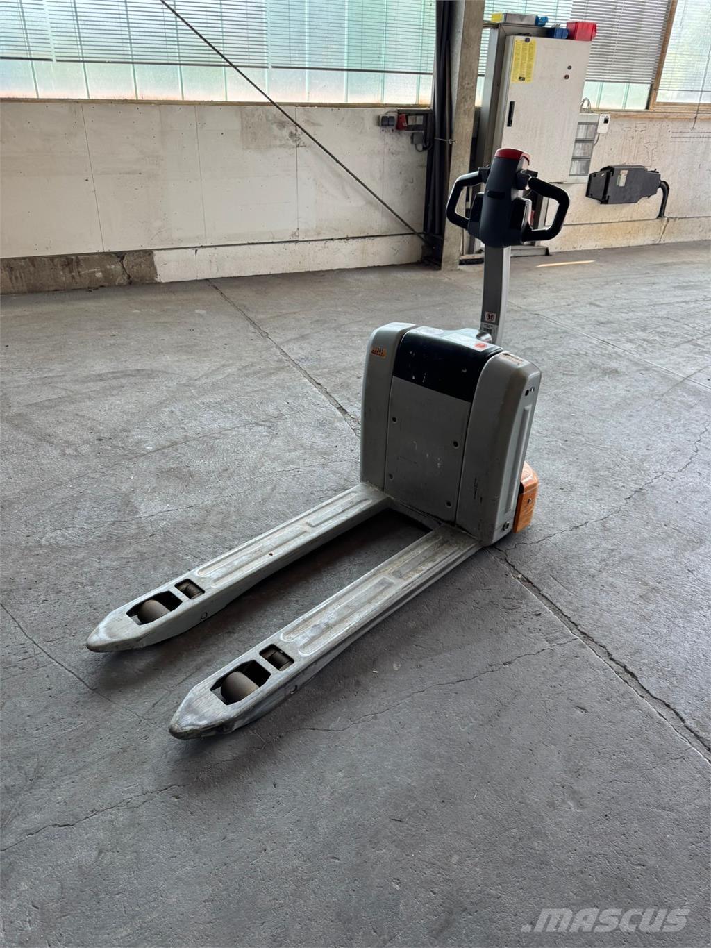 Still ECH 15 Ručni električni viličar