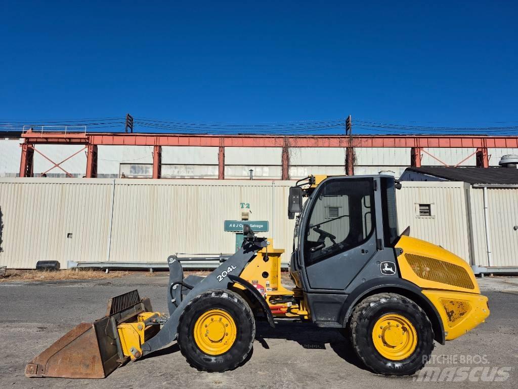 John Deere 204 L Utovarivači na kotačima