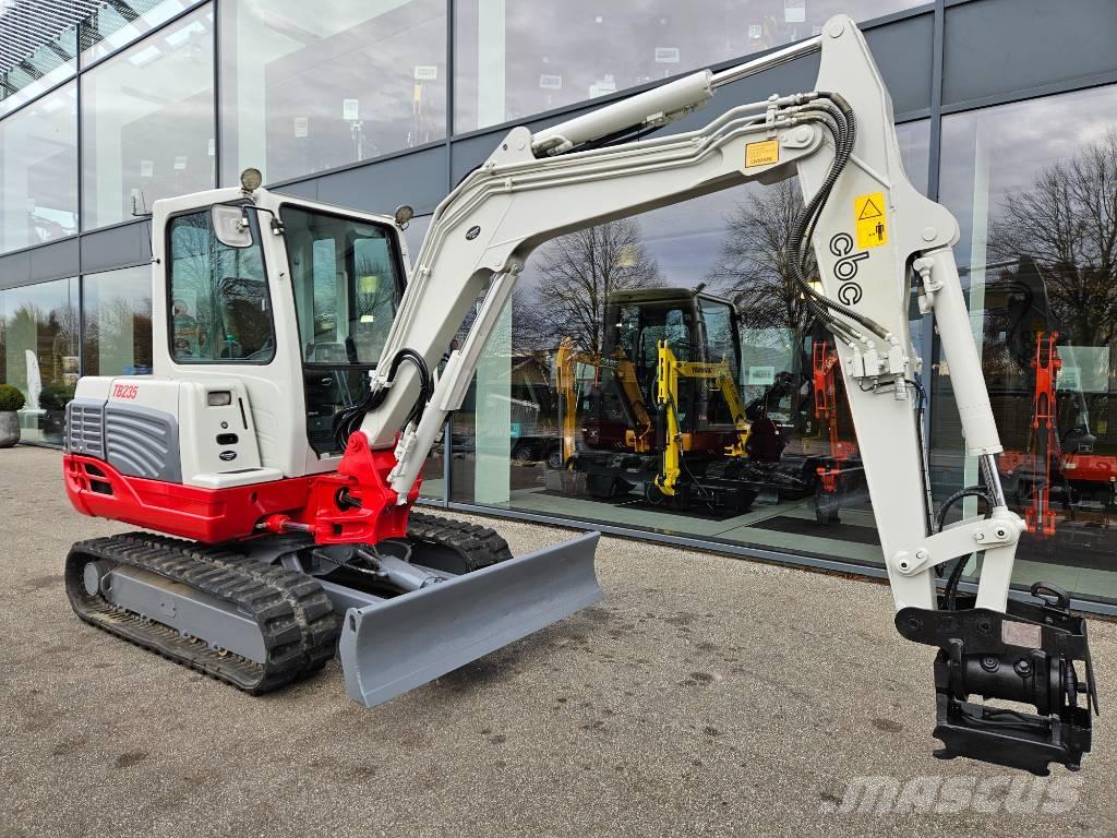 Takeuchi TB 235 Mini bageri <7t
