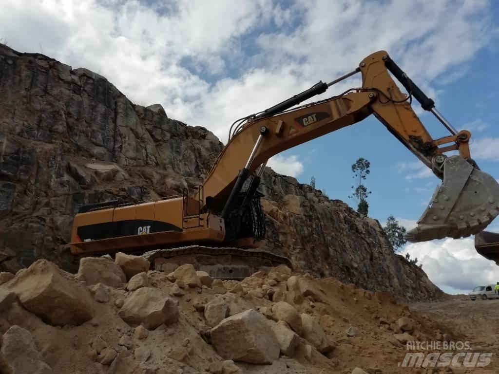 CAT 390 D L ME Bageri gusjeničari