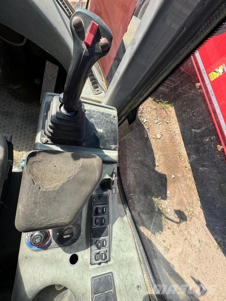 Hitachi LX 210 E Utovarivači na kotačima