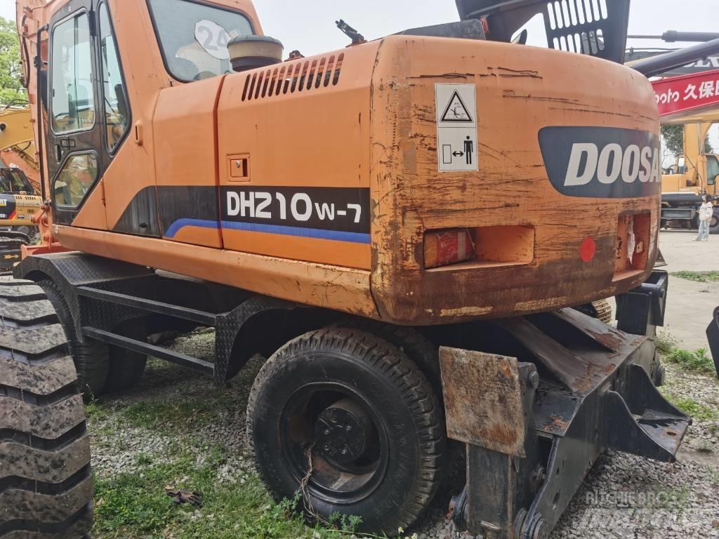 Doosan DH 210 W-7 Bageri na kotačima