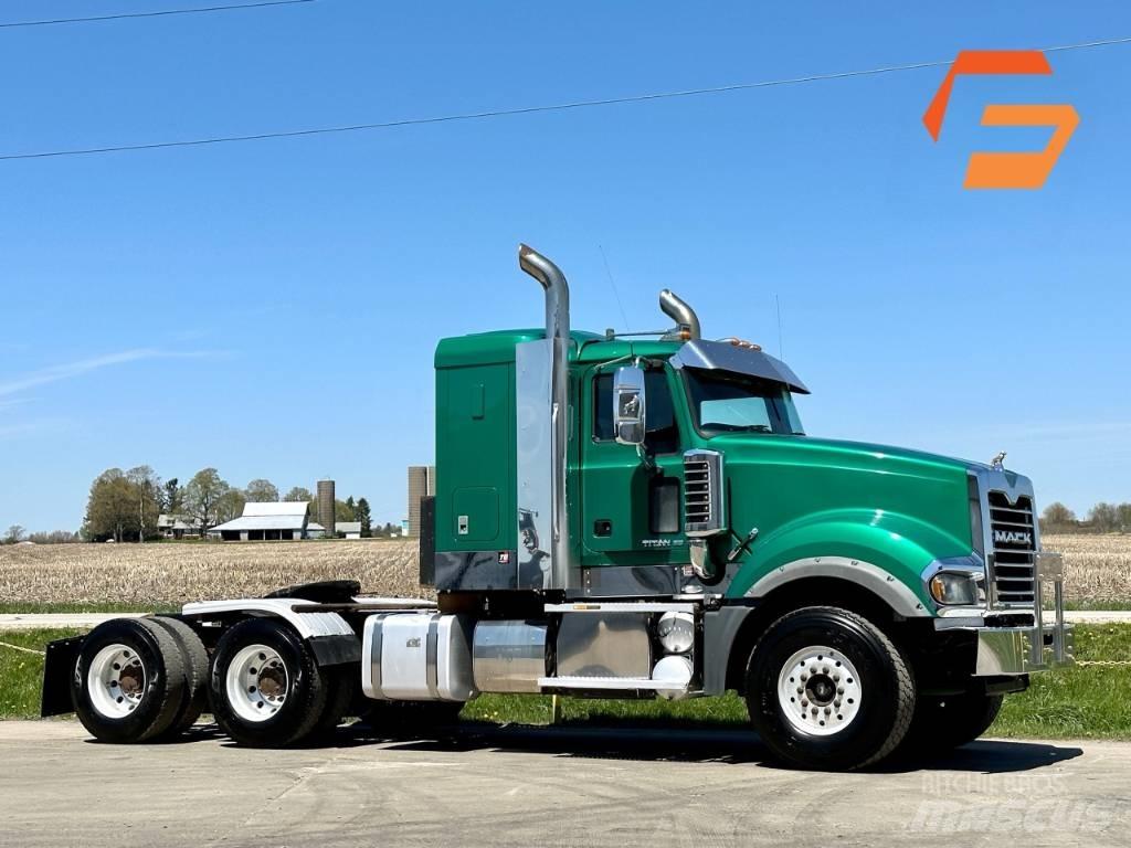 Mack TD713 Ostali kamioni