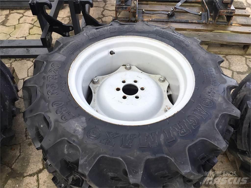 BKT 280/85R20 Gume, kotači i naplatci
