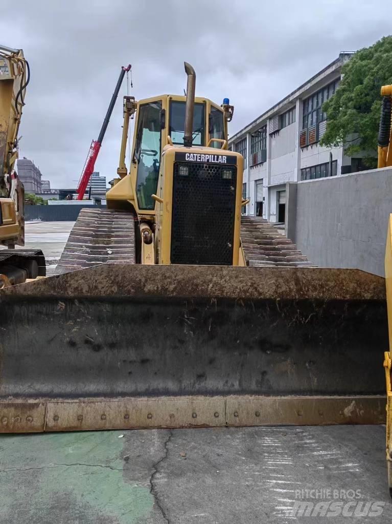 CAT D5N Buldožeri gusjeničari
