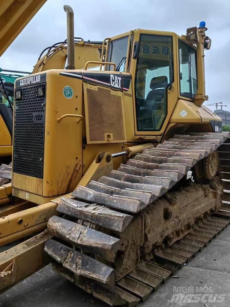 CAT D5N Buldožeri gusjeničari