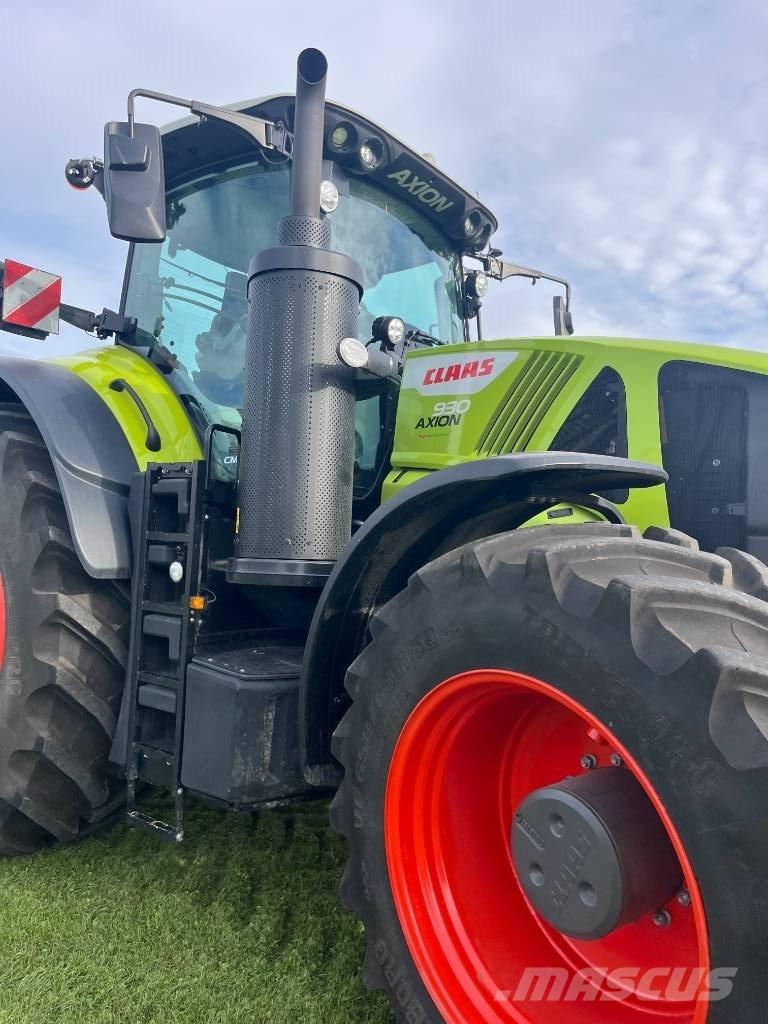 CLAAS AXIO 930 Traktori