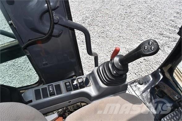 Hitachi ZX 135 Bageri gusjeničari