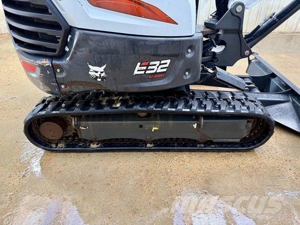 Bobcat E32R2 Mini bageri <7t