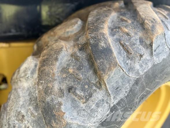 CAT 420D IT Utovarni rovokopači