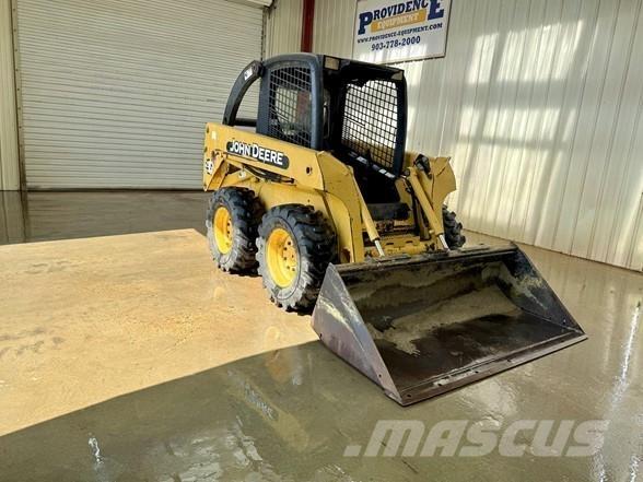 John Deere 250 Skid steer mini utovarivači