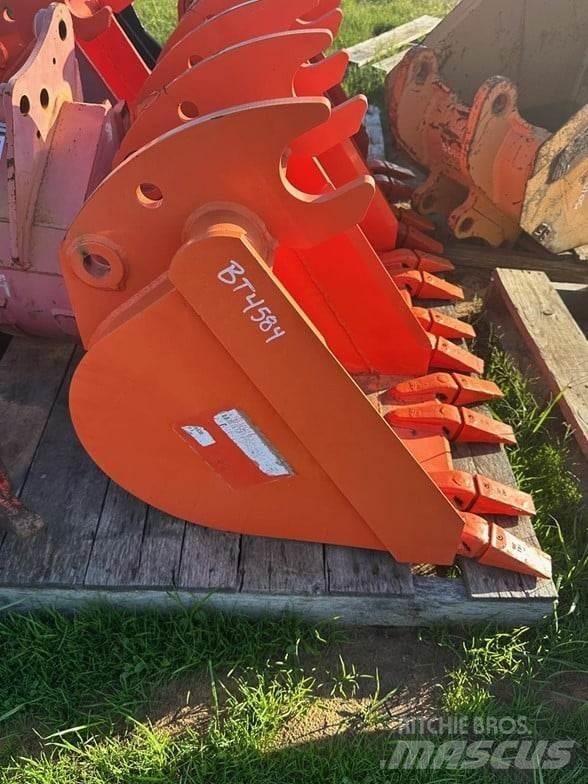 Kubota BT4584 Kašike / Korpe
