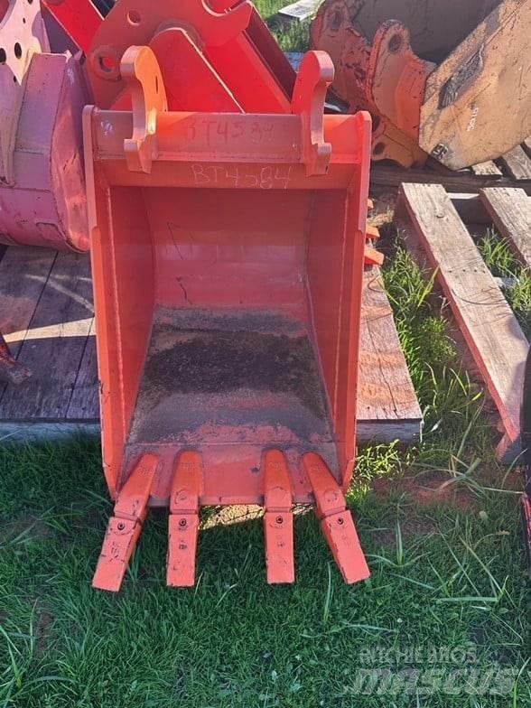 Kubota BT4584 Kašike / Korpe