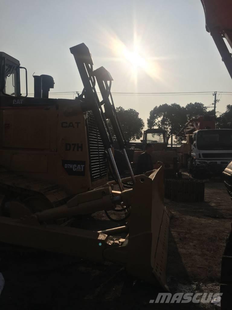 CAT D7H Buldožeri gusjeničari