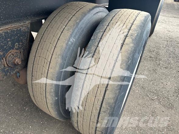 Utility 4000AE Poluprikolice sa otvorenim sandukom