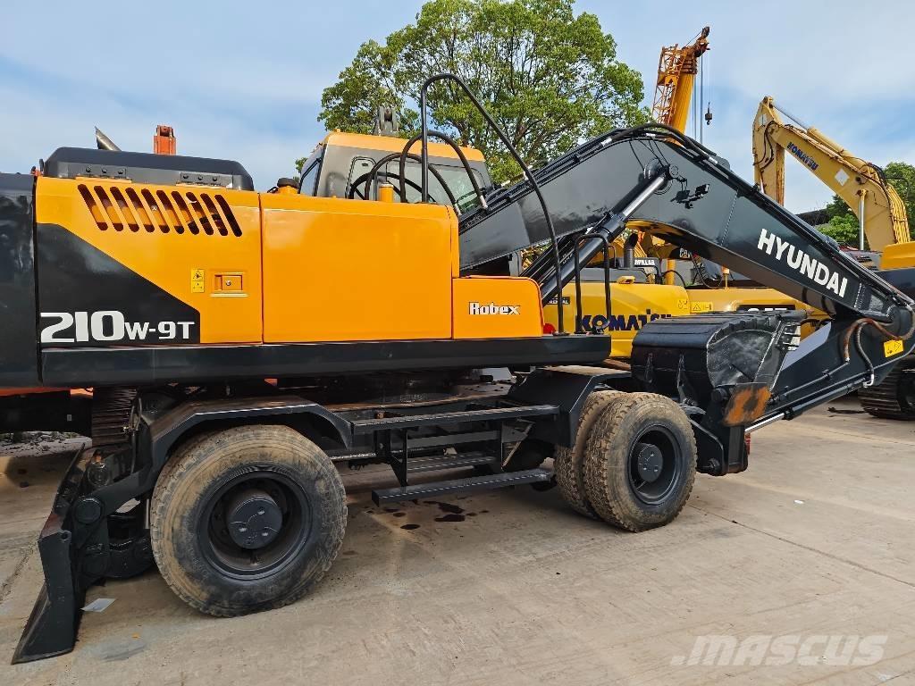 Hyundai r210w-9 Bageri na kotačima