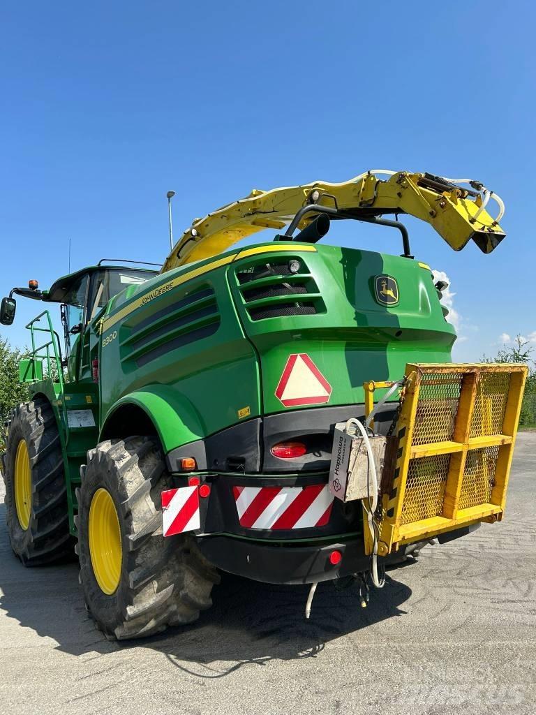 John Deere 8300i Strojevi za krmu na vlastiti pogon