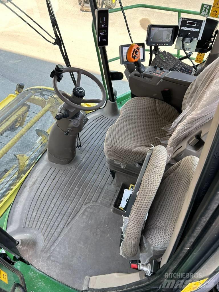 John Deere 8300i Strojevi za krmu na vlastiti pogon