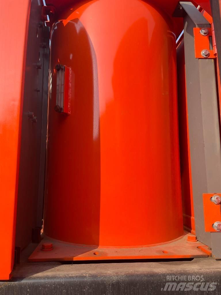 Hitachi ZX 210 Bageri gusjeničari