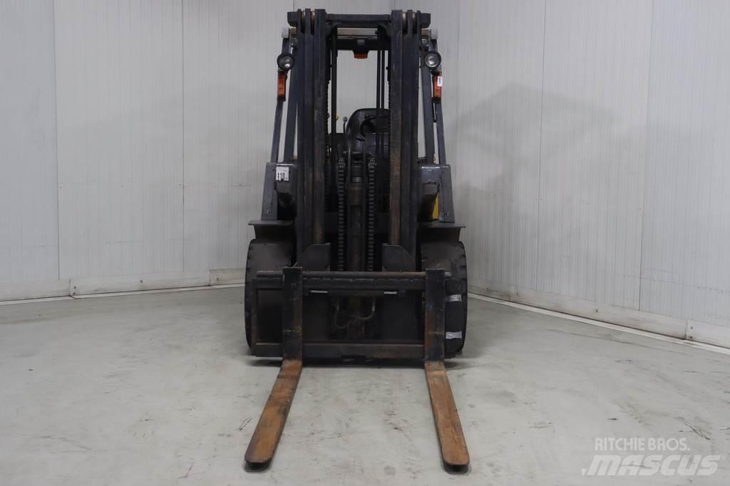 TCM FD40T2 Dizelski viličari